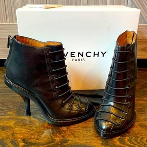 Super cool NIB Givenchy bondage booties - they are gorgeous and super stylish
